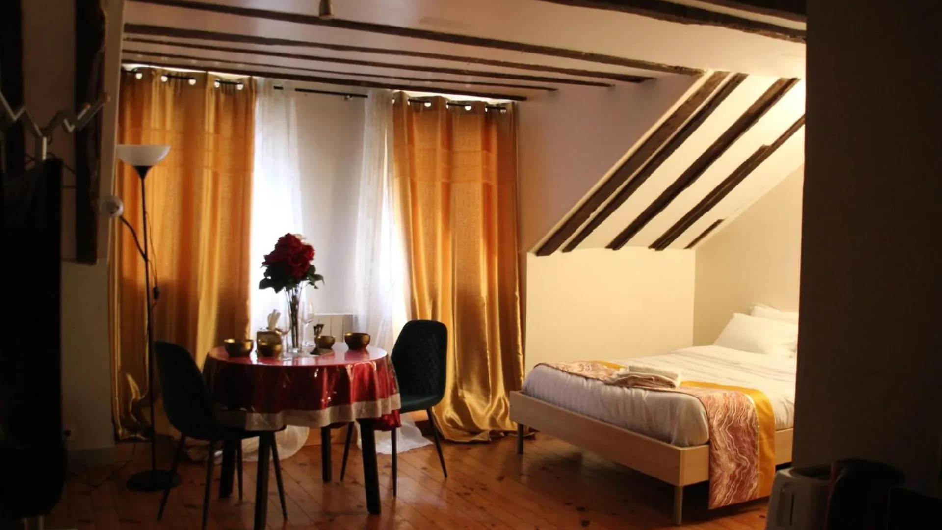 Apartament Dames De Montmartre *